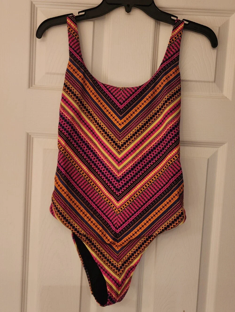 Hurley Women Surf UPF 50+ Zumba Cheeky High Leg One-Piece Swimsuit